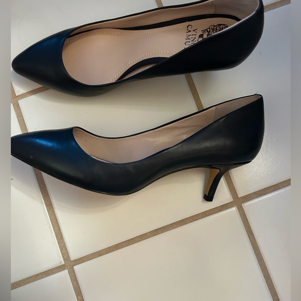Womens leather navy blue Vince Camuto, size 8 - Picture 3 of 7